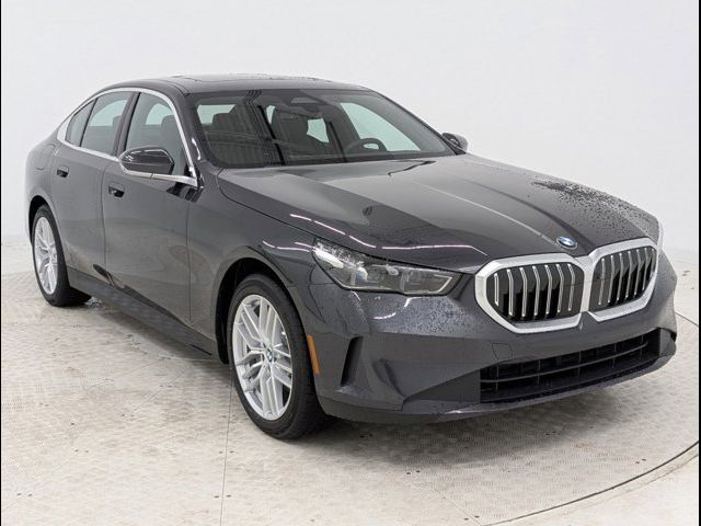 2025 BMW 5 Series 530i