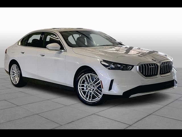 2025 BMW 5 Series 530i