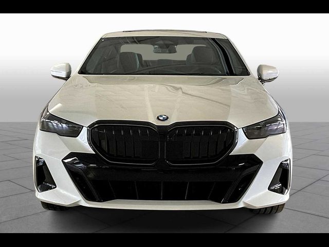 2025 BMW 5 Series 530i