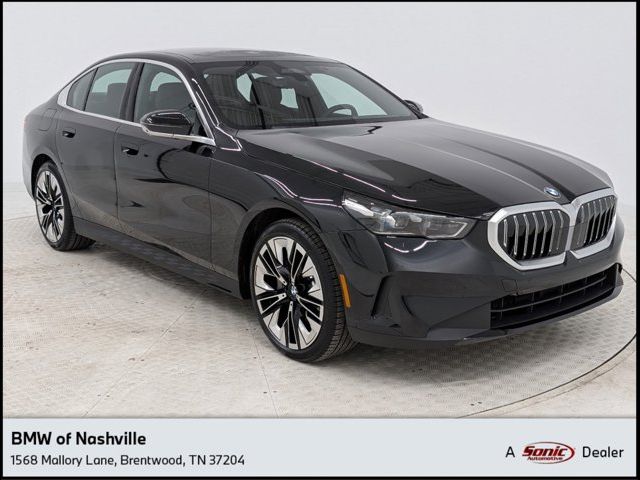 2025 BMW 5 Series 530i