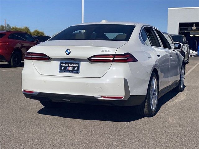 2025 BMW 5 Series 530i