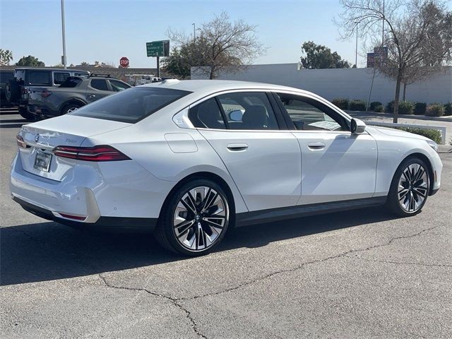2025 BMW 5 Series 530i