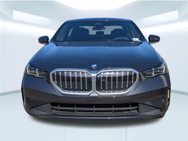 2025 BMW 5 Series 530i