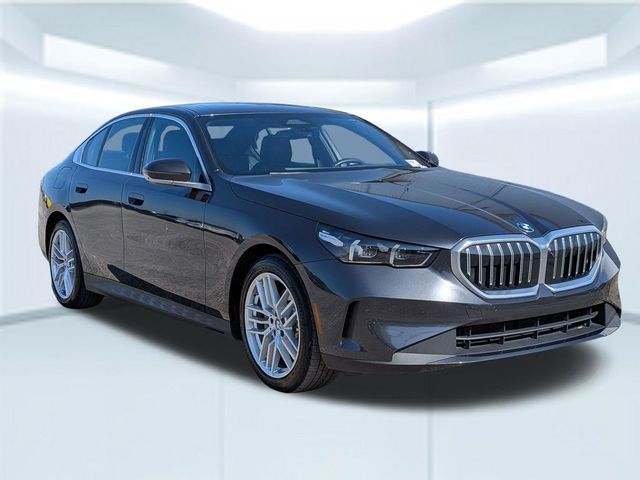 2025 BMW 5 Series 530i