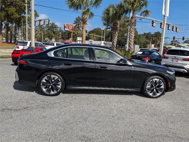 2025 BMW 5 Series 530i