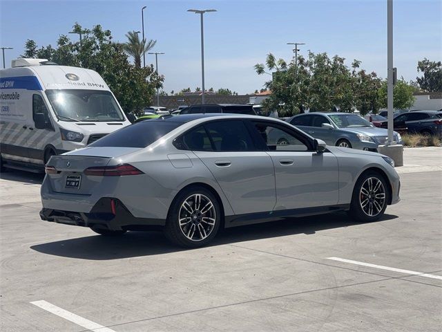 2025 BMW 5 Series 530i