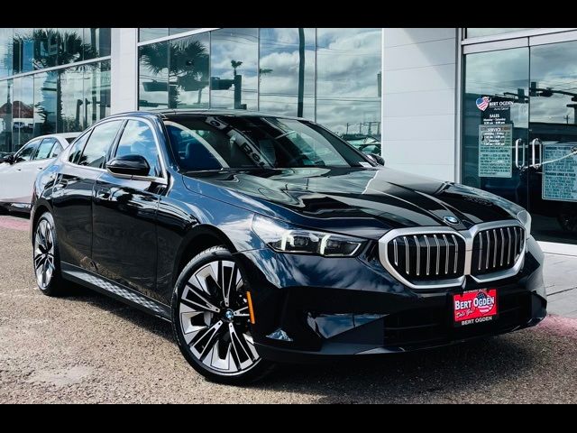 2025 BMW 5 Series 530i