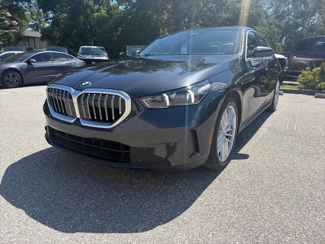 2025 BMW 5 Series 530i