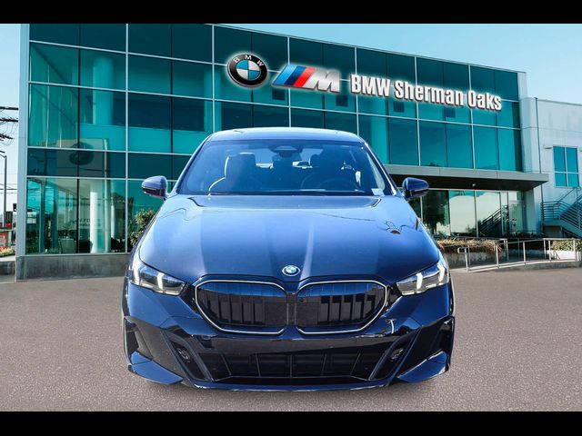 2025 BMW 5 Series 530i