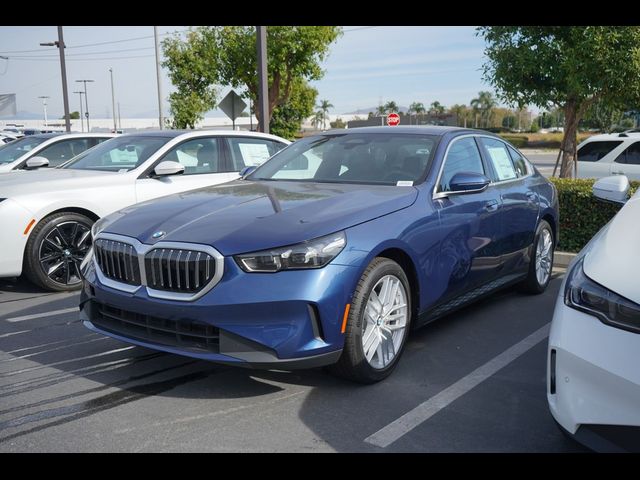 2025 BMW 5 Series 530i