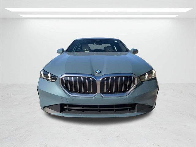 2025 BMW 5 Series 530i