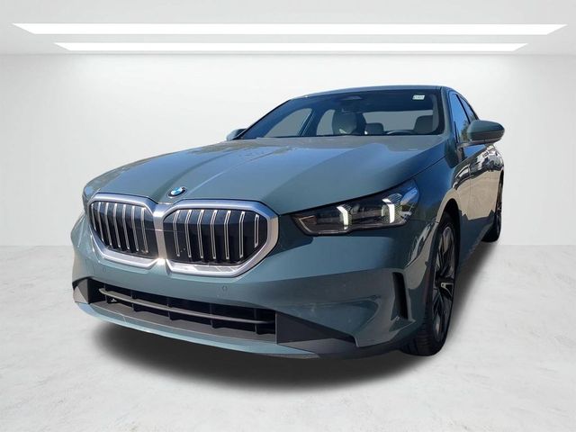 2025 BMW 5 Series 530i