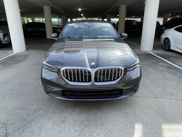 2025 BMW 5 Series 530i