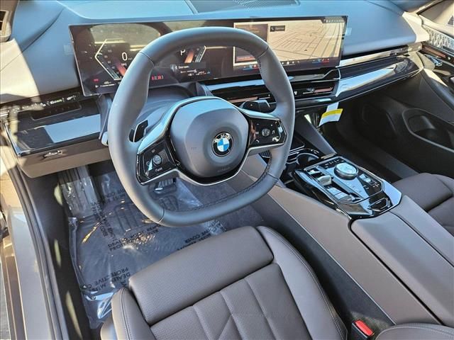 2025 BMW 5 Series 530i