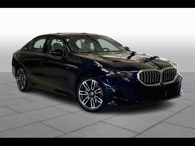 2025 BMW 5 Series 530i