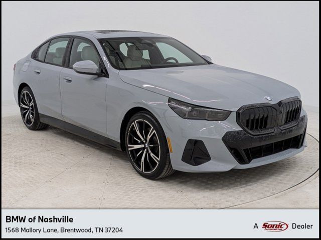 2025 BMW 5 Series 530i