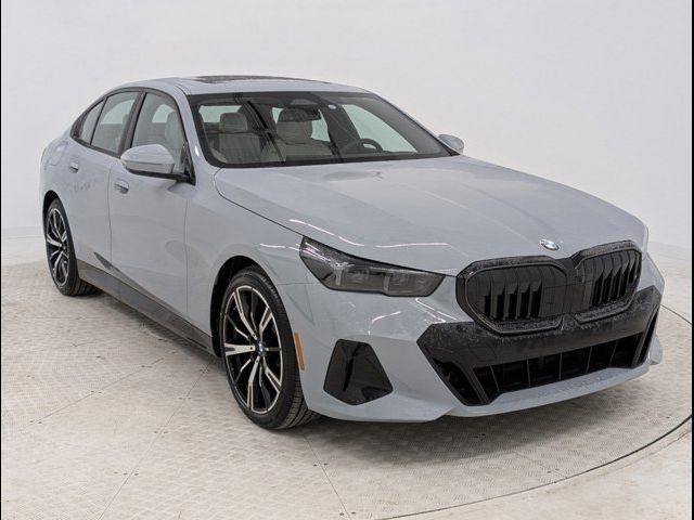 2025 BMW 5 Series 530i