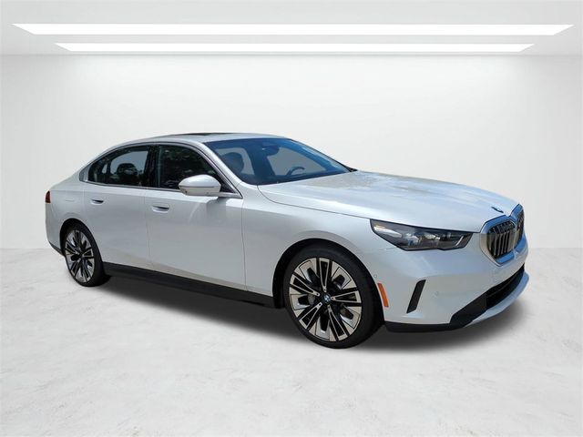 2025 BMW 5 Series 530i