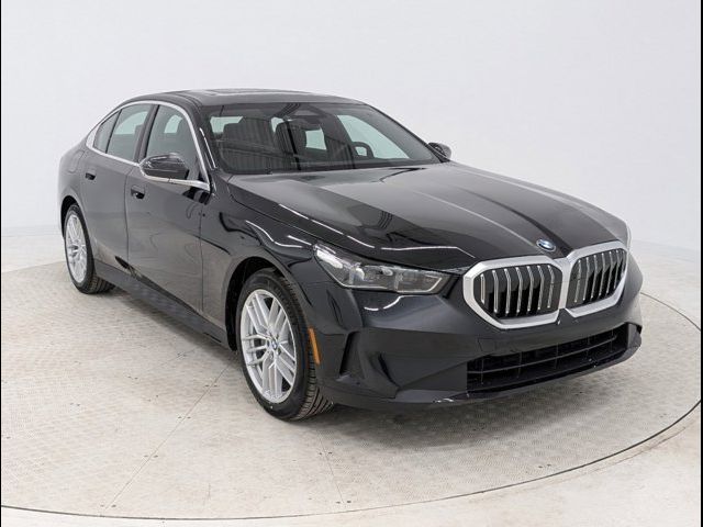 2025 BMW 5 Series 530i