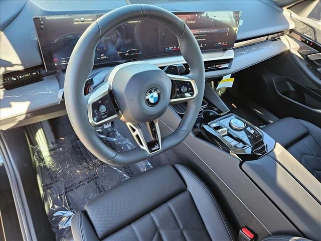 2025 BMW 5 Series 530i