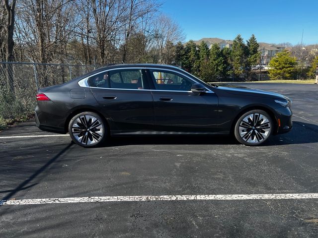 2025 BMW 5 Series 530i