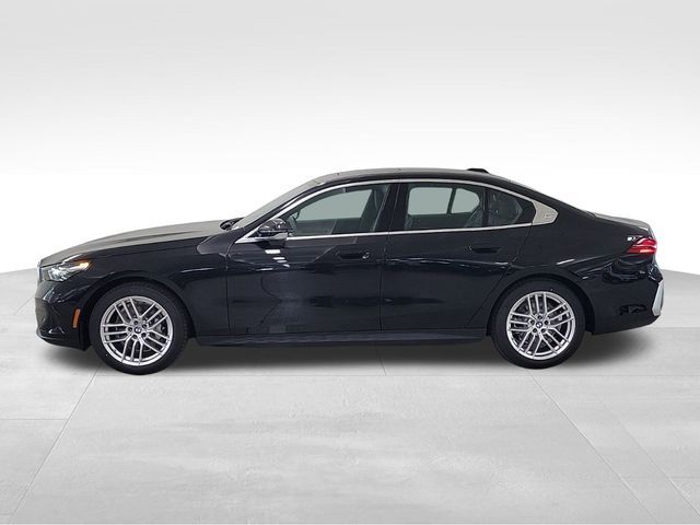 2025 BMW 5 Series 530i