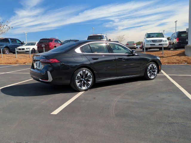 2025 BMW 5 Series 530i