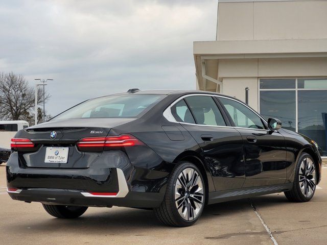 2025 BMW 5 Series 530i