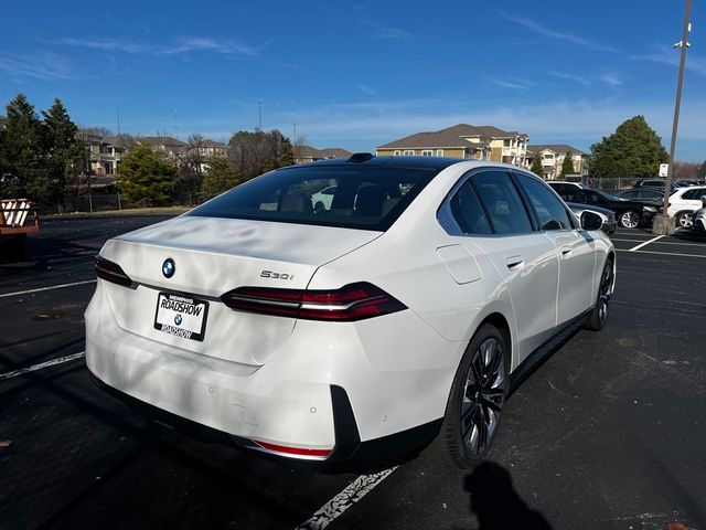 2025 BMW 5 Series 530i