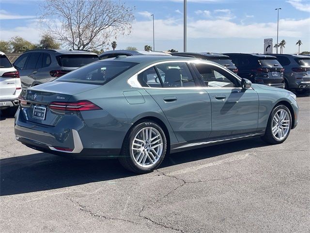 2025 BMW 5 Series 530i