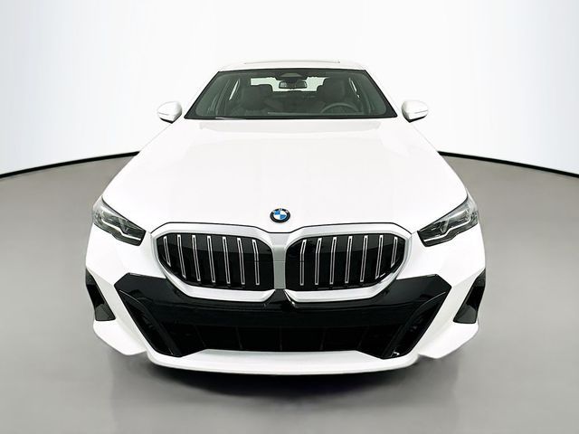 2025 BMW 5 Series 530i