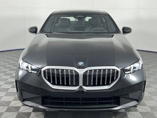 2025 BMW 5 Series 530i