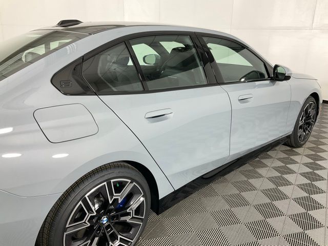 2025 BMW 5 Series 530i xDrive