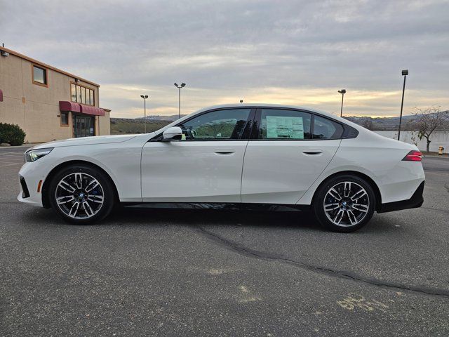 2025 BMW 5 Series 530i xDrive