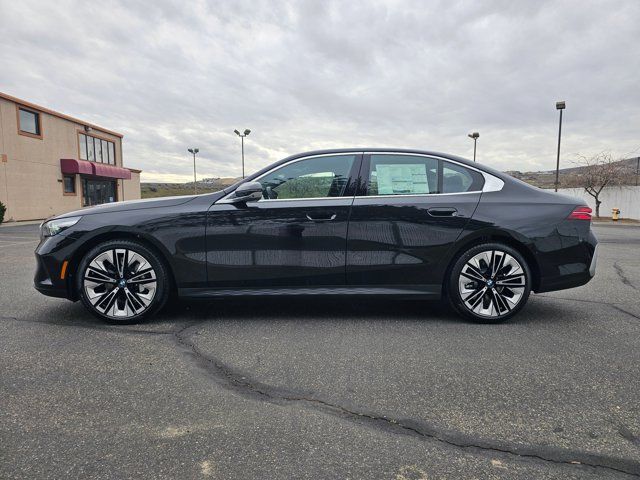 2025 BMW 5 Series 530i xDrive