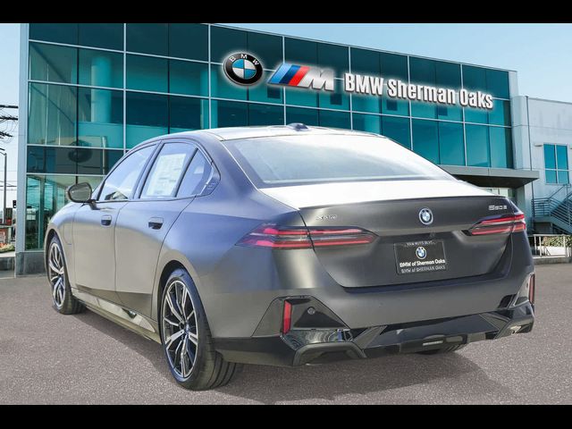 2025 BMW 5 Series 550e xDrive