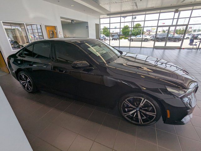 2025 BMW 5 Series 550e xDrive