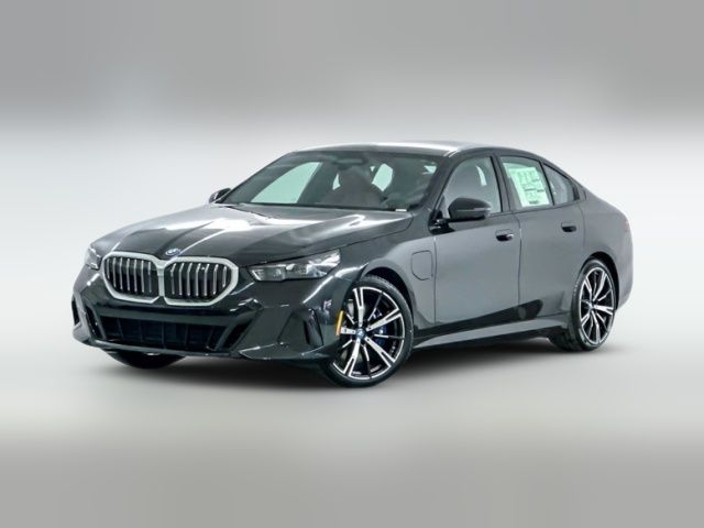 2025 BMW 5 Series 550e xDrive