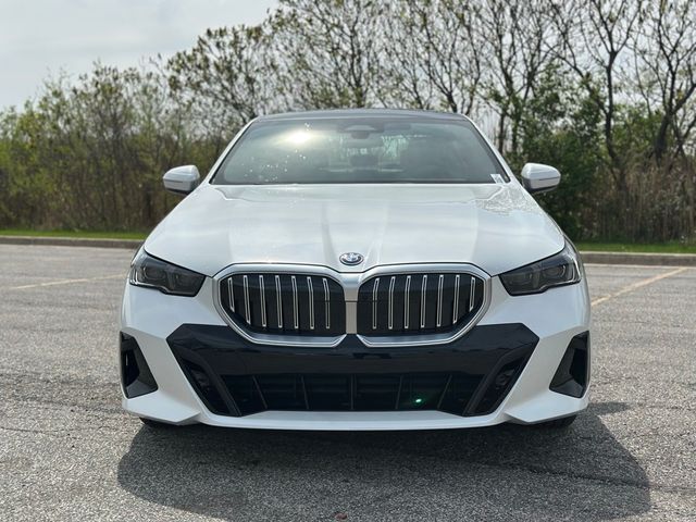 2025 BMW 5 Series 550e xDrive