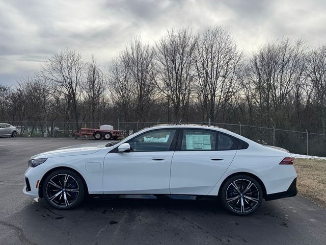 2025 BMW 5 Series 550e xDrive