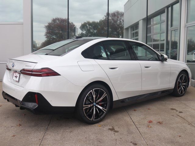 2025 BMW 5 Series 550e xDrive