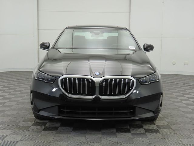 2025 BMW 5 Series 530i