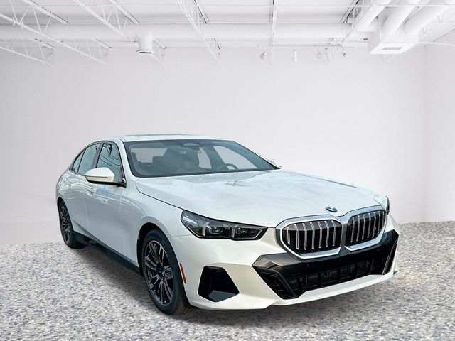 2025 BMW 5 Series 530i xDrive
