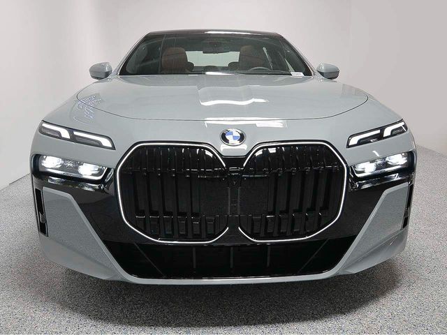 2025 BMW 7 Series 740i