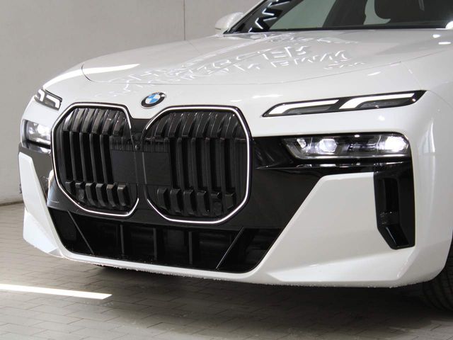 2025 BMW 7 Series 740i