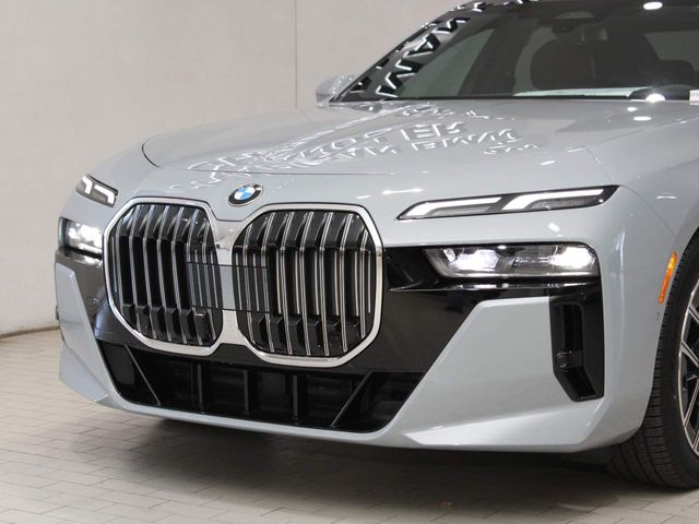 2025 BMW 7 Series 740i