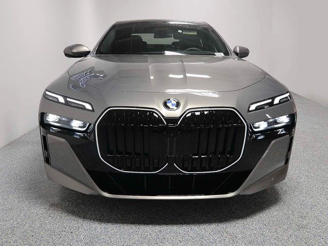 2025 BMW 7 Series 740i