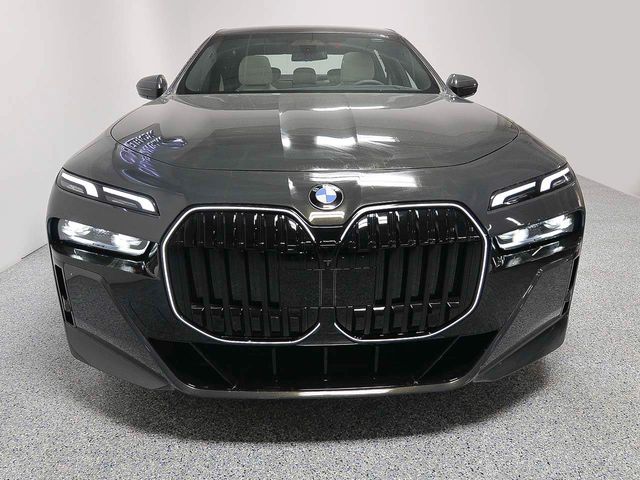 2025 BMW 7 Series 740i