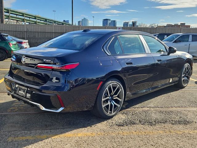 2025 BMW 7 Series 740i xDrive