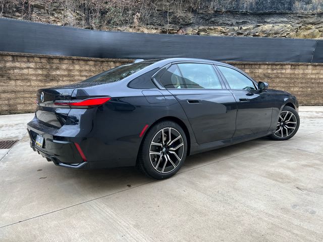 2025 BMW 7 Series 740i xDrive